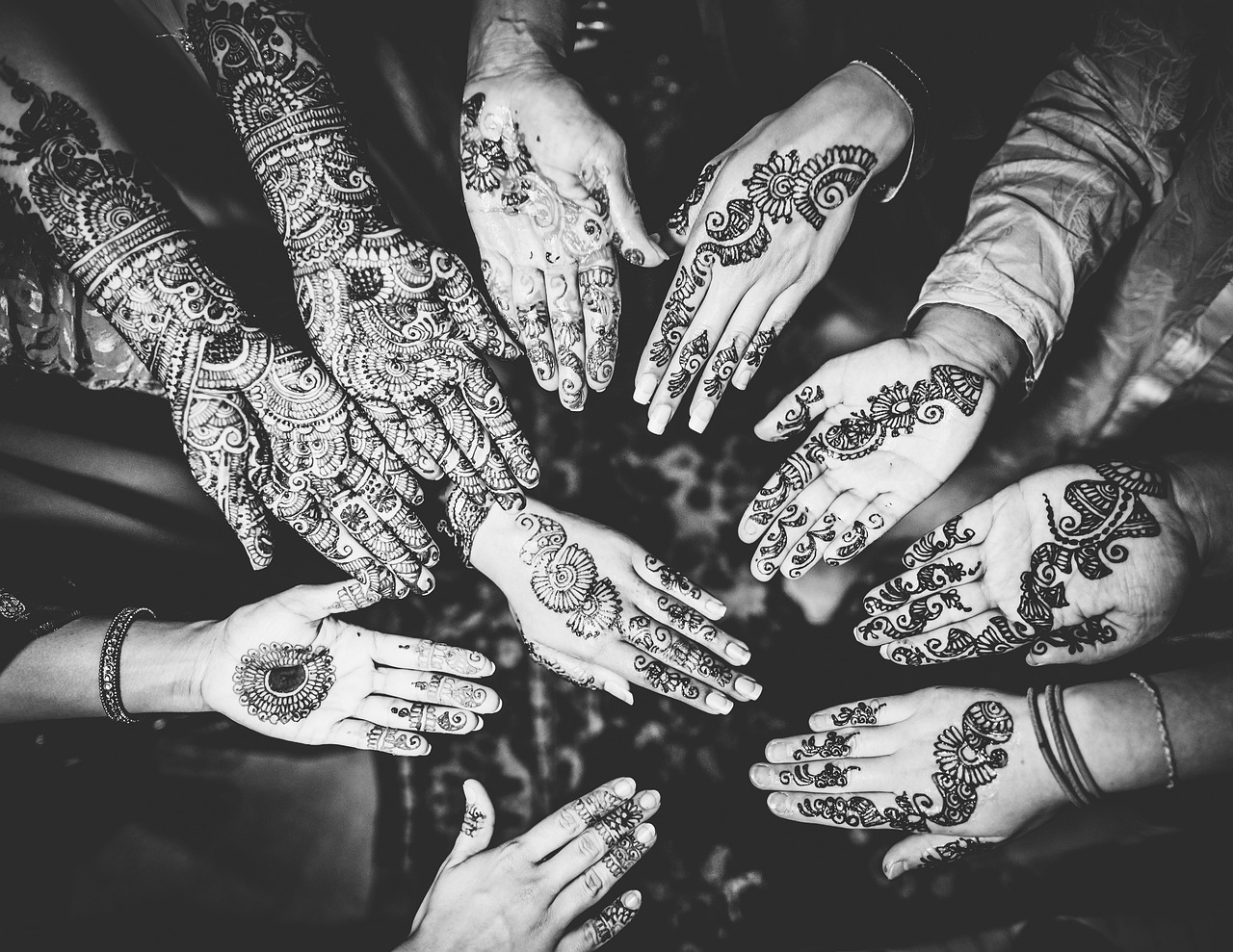 zdejmowanie folii z tatuazu